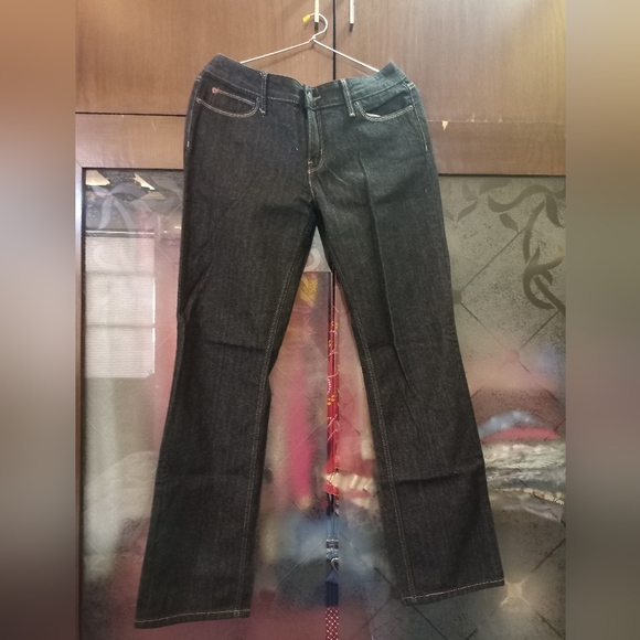 Denizen from Levi's Other - Branded denizen from levi's black color jeans( size 32)